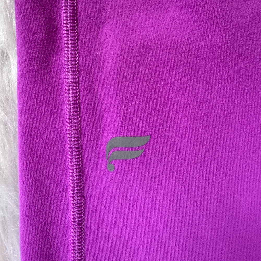 On-The-Go PowerHold® Size Small High-Waisted Legging in Electric Orchid Neon - Picture 5 of 11